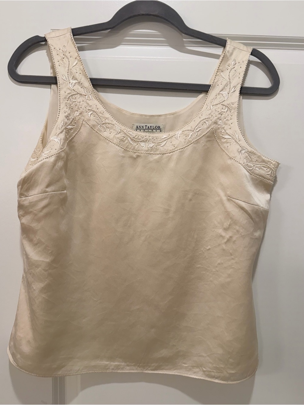 Ann Taylor Cream Satin Embroidered Camisole 100% silk
